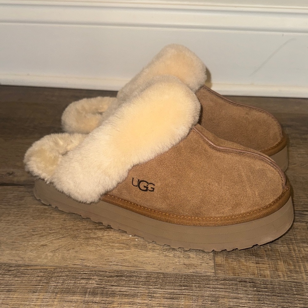 UGG Disquette Platform Tan Slippers with Cream Fur Lining